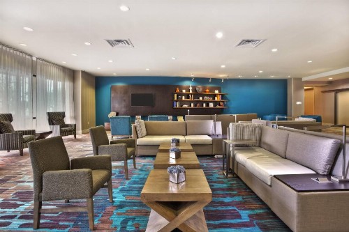 Courtyard by Marriott Gulfport Beachfront - image 1