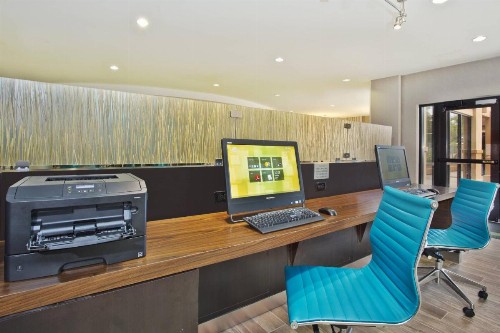 Courtyard by Marriott Gulfport Beachfront - image 10