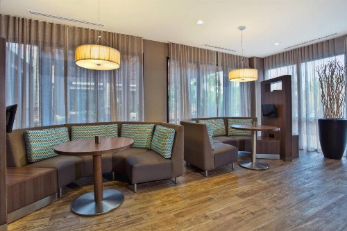 Courtyard by Marriott Gulfport Beachfront - image 23