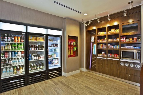 Courtyard by Marriott Gulfport Beachfront - image 25