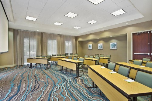Courtyard by Marriott Gulfport Beachfront - image 28