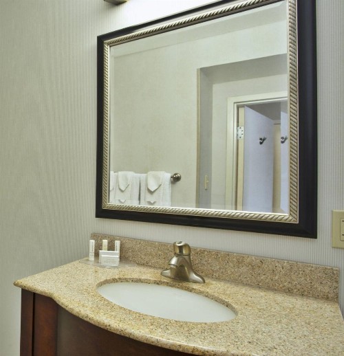 Courtyard by Marriott Gulfport Beachfront - image 30