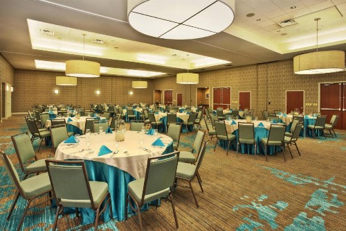 Courtyard by Marriott Gulfport Beachfront - image 5