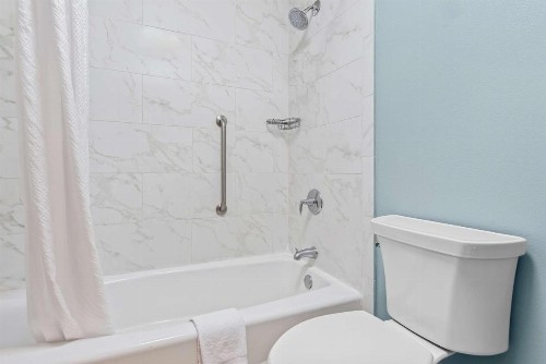 Best Western Seaway Inn - image 28
