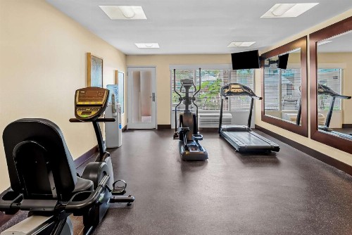 Best Western Seaway Inn - image 37