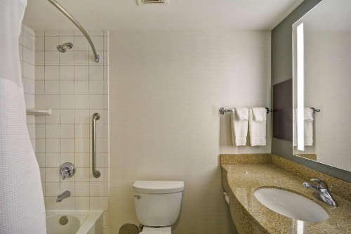 Hilton Garden Inn Gulfport - Biloxi Airport - image 10