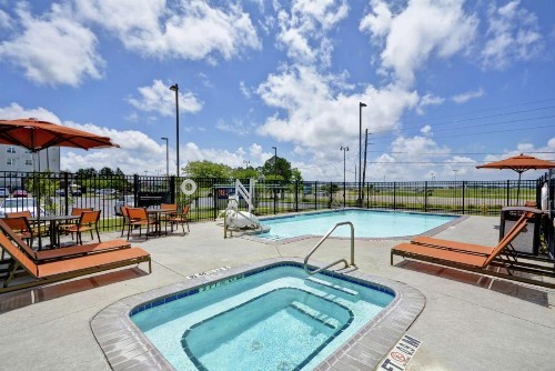 Hilton Garden Inn Gulfport - Biloxi Airport - image 13