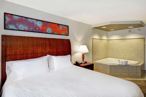 Hilton Garden Inn Gulfport - Biloxi Airport - image 6
