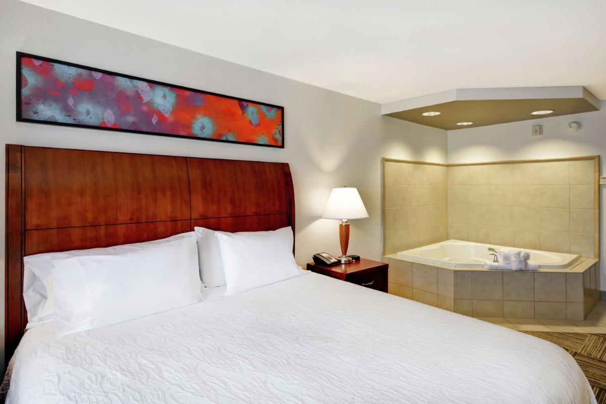 Hilton Garden Inn Gulfport - Biloxi Airport - image 6