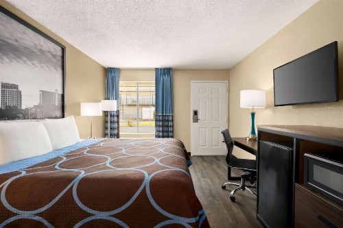 Super 8 by Wyndham Gulfport Near Biloxi - image 21