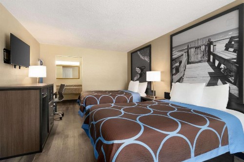 Super 8 by Wyndham Gulfport Near Biloxi - image 26