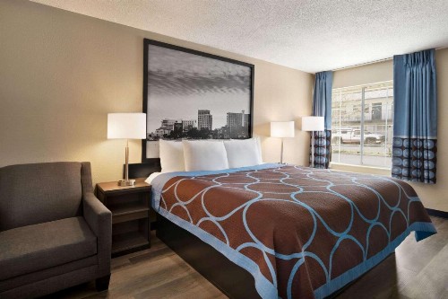 Super 8 by Wyndham Gulfport Near Biloxi - image 41