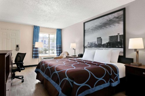 Super 8 by Wyndham Gulfport Near Biloxi - image 42
