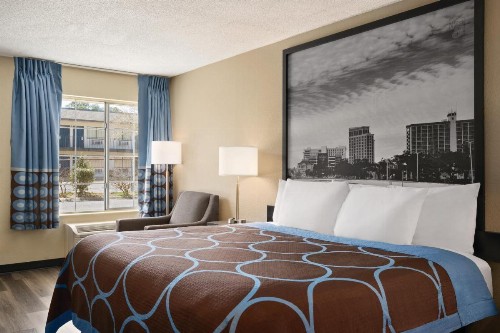 Super 8 by Wyndham Gulfport Near Biloxi - image 44