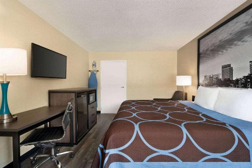 Super 8 by Wyndham Gulfport Near Biloxi - image 49