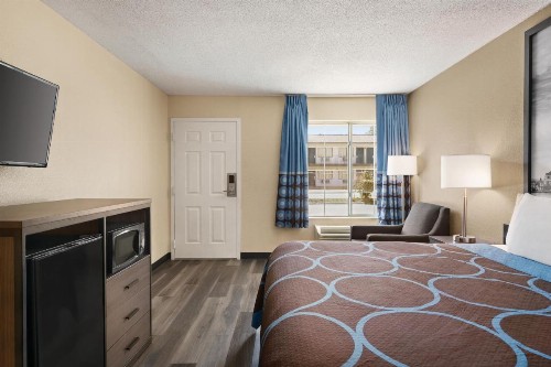Super 8 by Wyndham Gulfport Near Biloxi - image 50