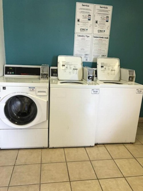 InTown Suites Extended Stay Gulfport - image 17