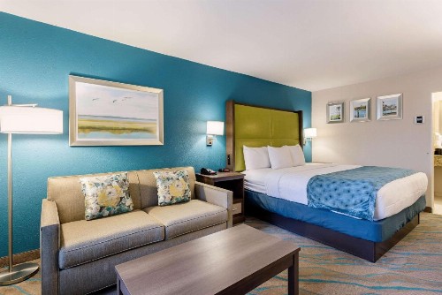 Quality Inn Gulfport I-10 - image 13