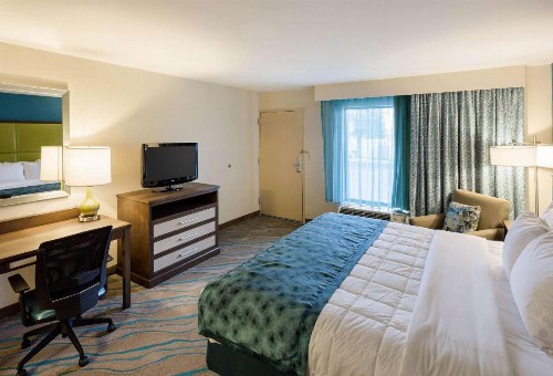 Quality Inn Gulfport I-10 - image 4