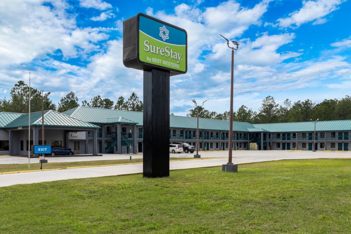 Legacy Inn & Suites - main image