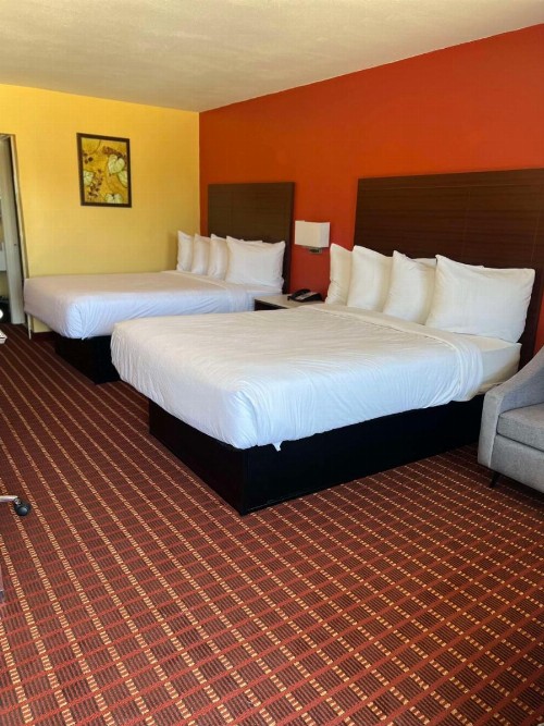 Legacy Inn & Suites - image 17