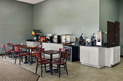 Legacy Inn & Suites - image 23