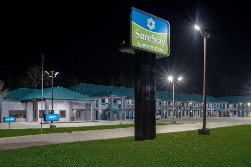Legacy Inn & Suites - image 28