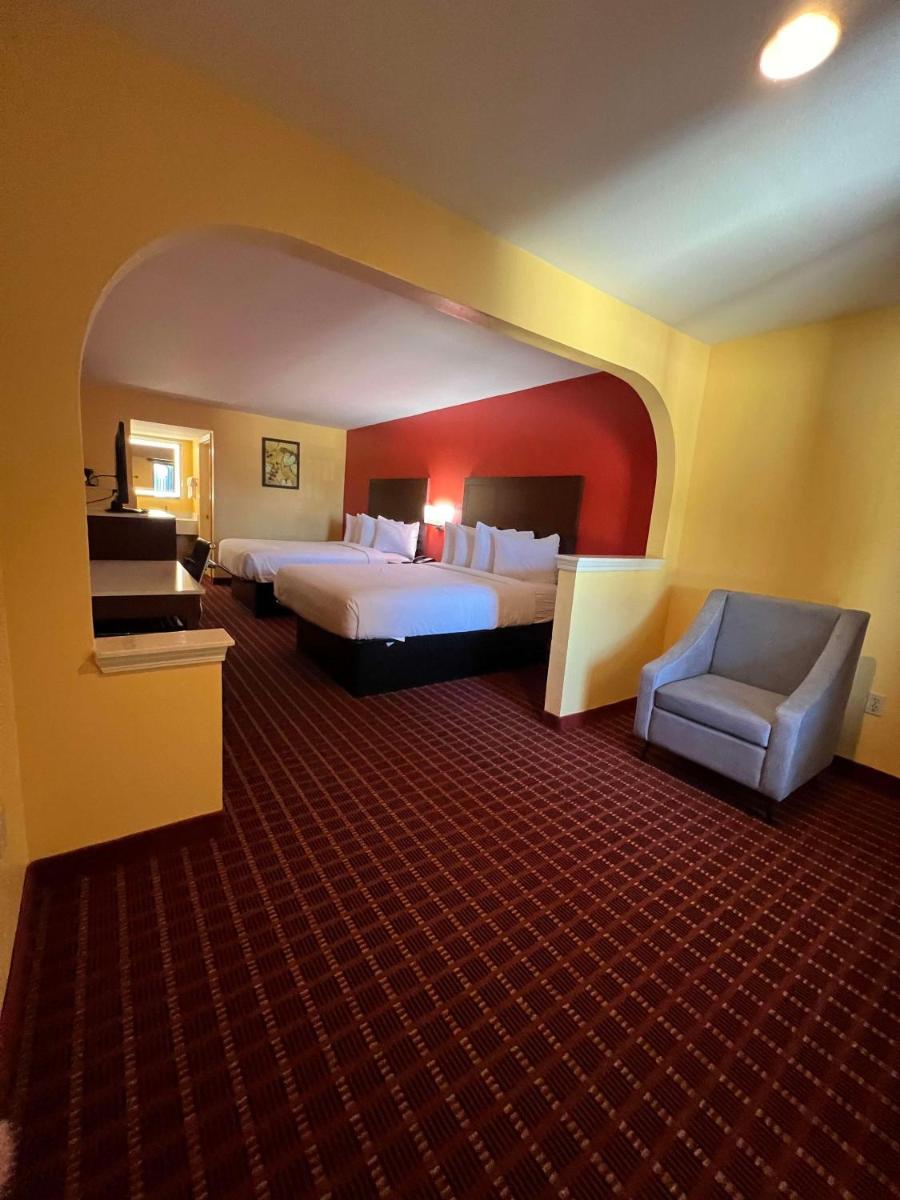 Legacy Inn & Suites - image 3