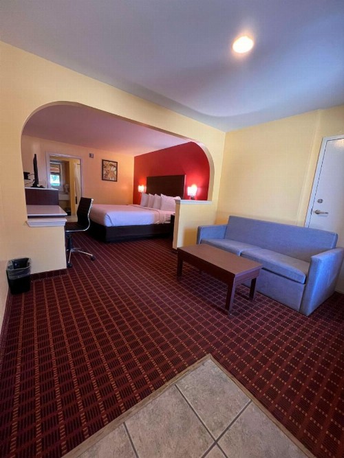 Legacy Inn & Suites - image 30