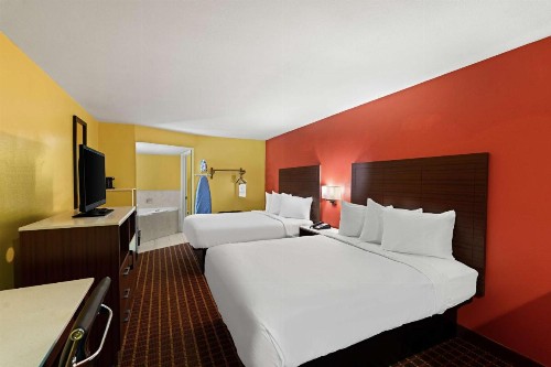 Legacy Inn & Suites - image 34