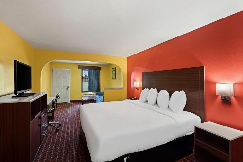 Legacy Inn & Suites - image 38
