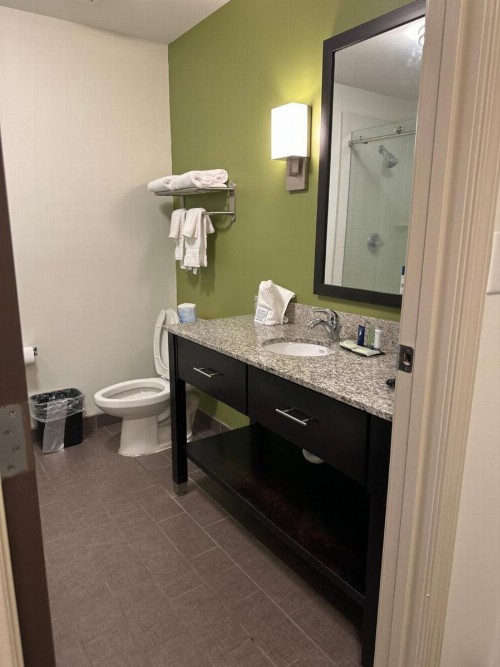 Sleep Inn & Suites Gulfport - image 8