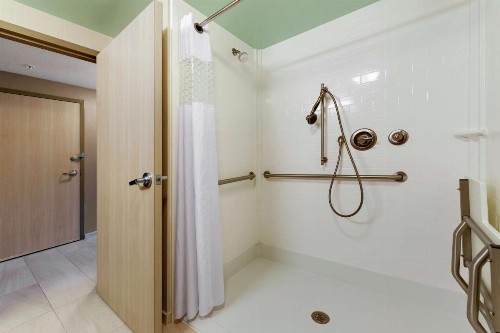 Hampton Inn & Suites Gulfport - image 15