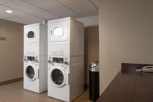 Hampton Inn & Suites Gulfport - image 2