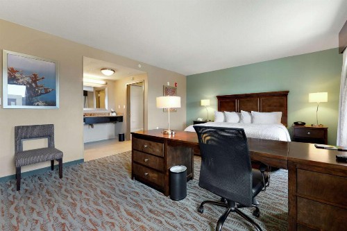 Hampton Inn & Suites Gulfport - image 3