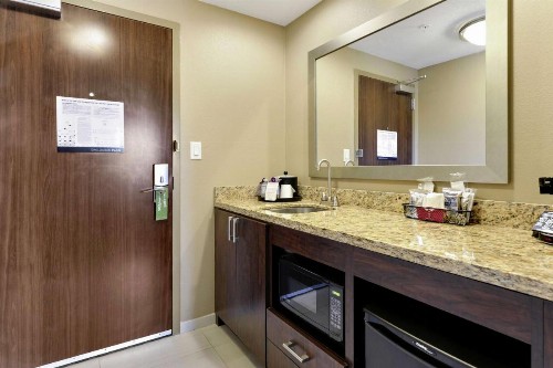 Hampton Inn & Suites Gulfport - image 30