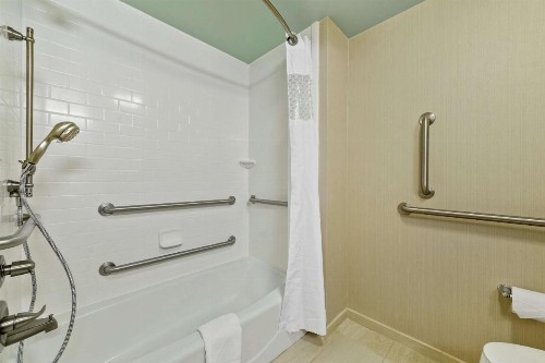 Hampton Inn & Suites Gulfport - image 39