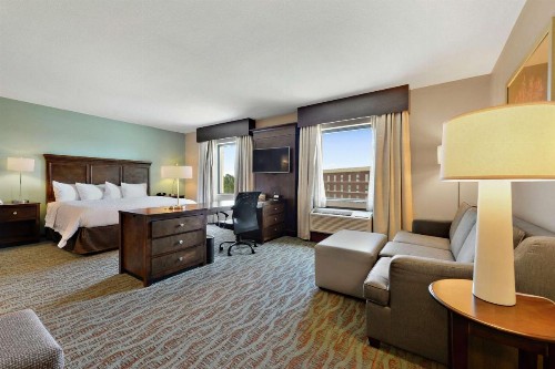 Hampton Inn & Suites Gulfport - image 45