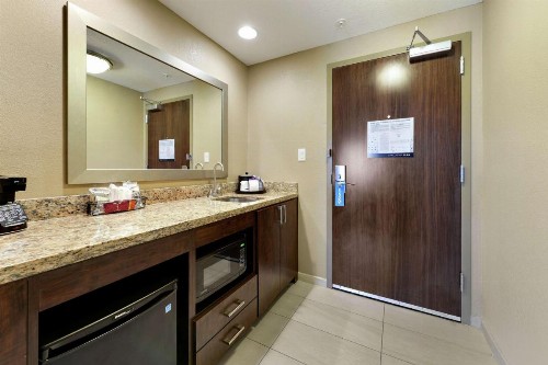 Hampton Inn & Suites Gulfport - image 5