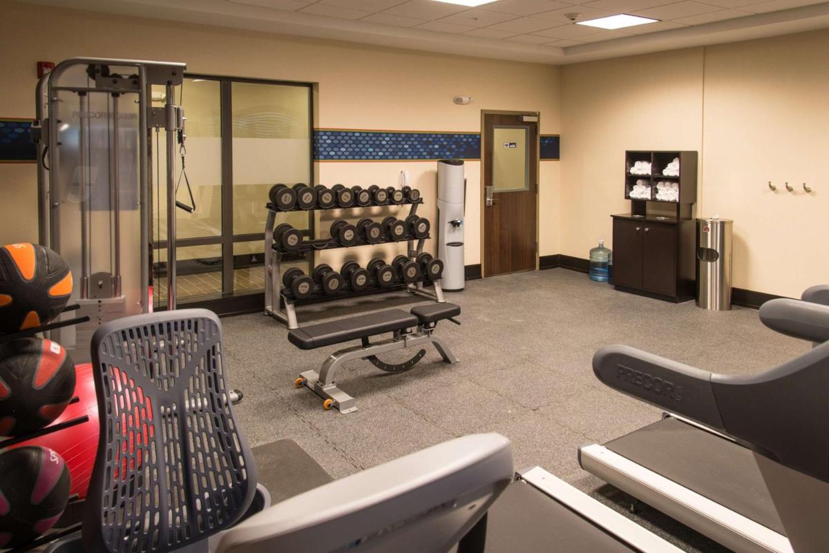 Hampton Inn & Suites Gulfport - image 6