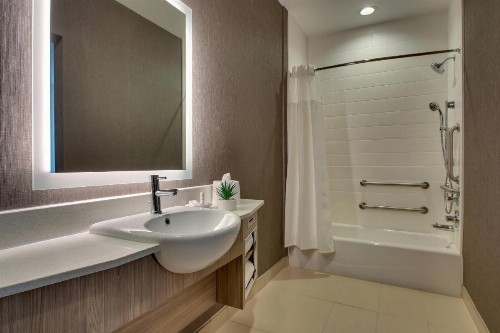 SpringHill Suites by Marriott Gulfport I-10 - image 9
