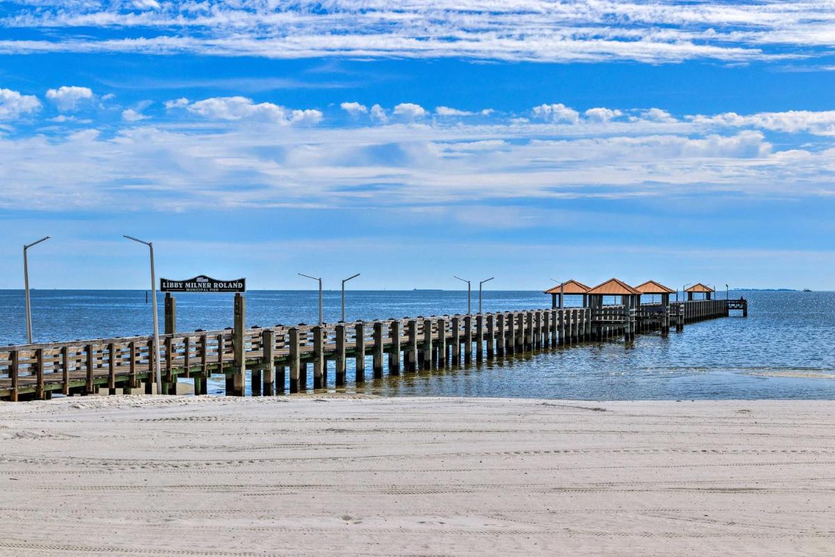 Beachside Getaway - Walk to Gulf Pier and Casino! - image 7