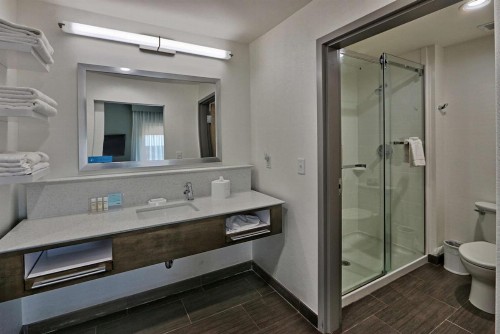 Hampton Inn & Suites Guthrie OK - image 11