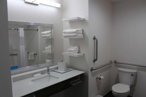 Hampton Inn & Suites Guthrie OK - image 6