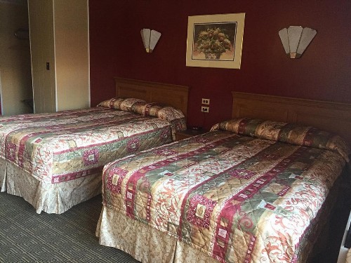 TownHouse Motel - image 2
