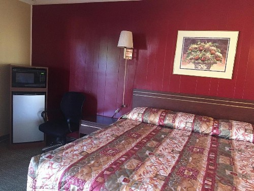 TownHouse Motel - image 3