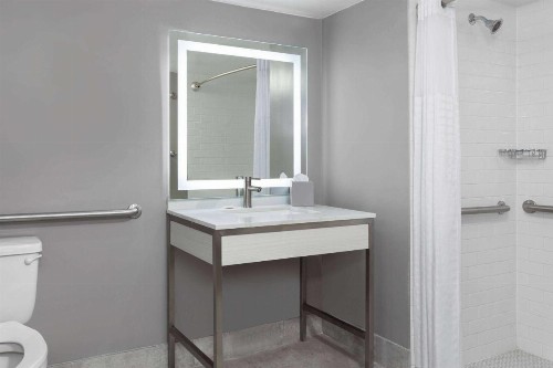 Knights Inn Baltimore West - image 22