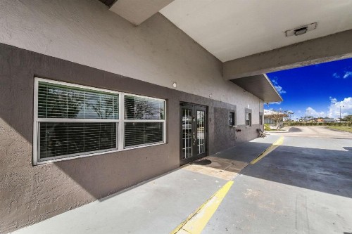 Rodeway Inn & Suites Haines City - image 4