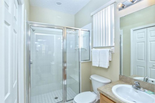 A wonderful 4 bedroom villa with a private pool at Calabay Tower Lakes - image 8