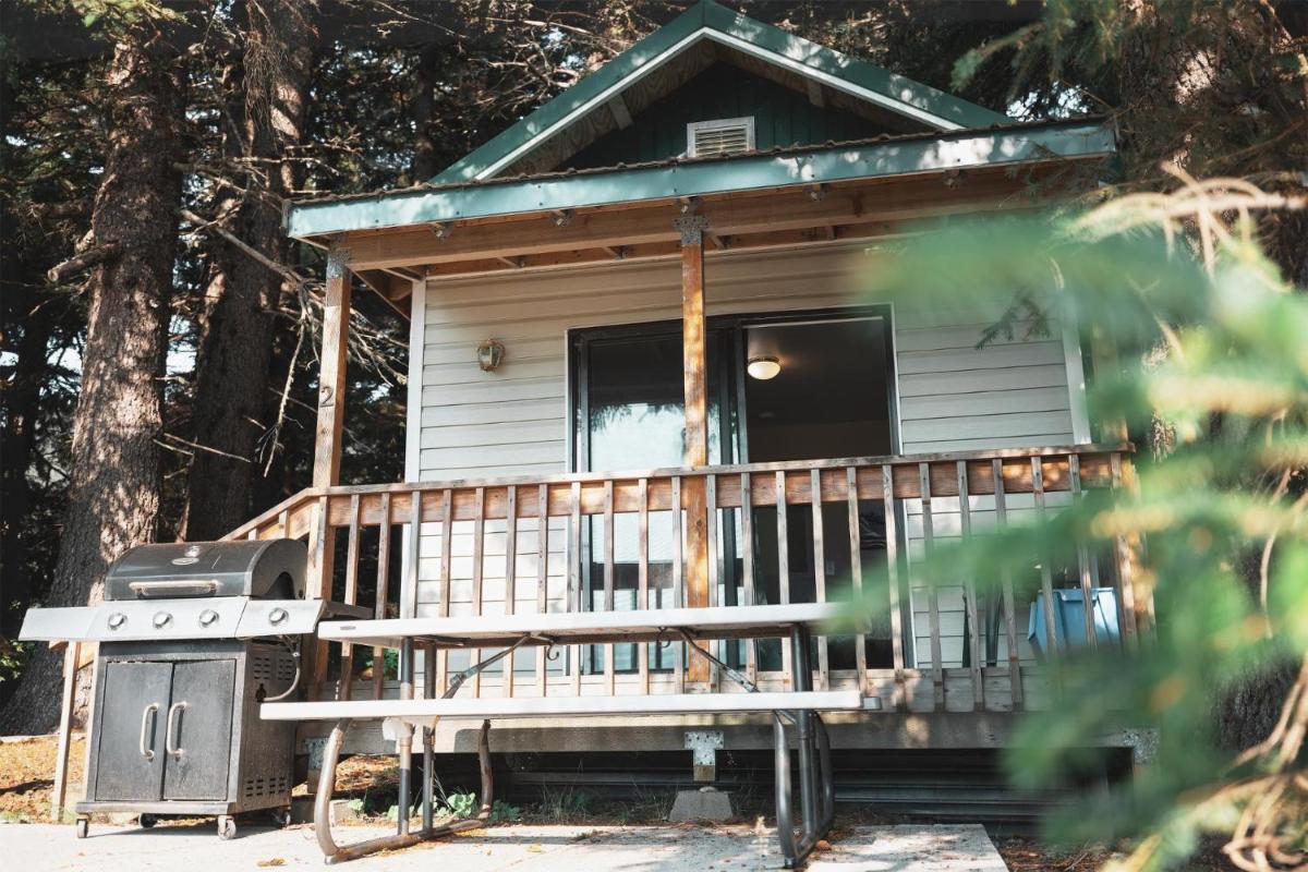 Cabin 1 Lynn View Lodge - main image